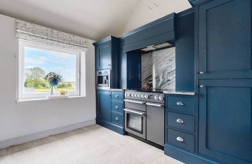Binham Cottage | Samphire Barn - sleeps 4 guests in 2 bedrooms