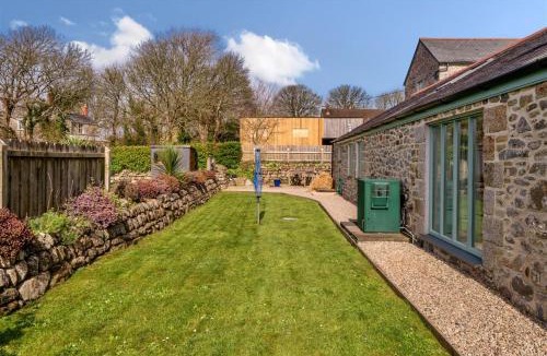 Saint Erth Praze House | Sampson Cottage less than 3 miles from Praa Sands