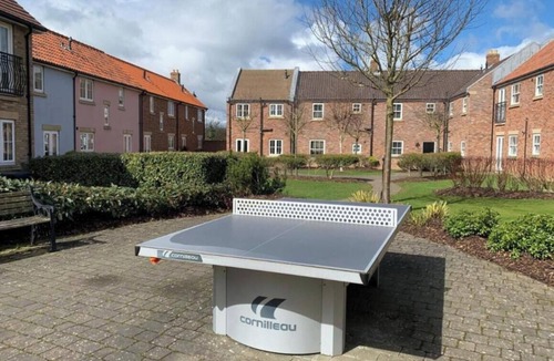 Hunmanby Apartment | Sandy Feet 1st floor apartment with open plan living on The Bay, Filey