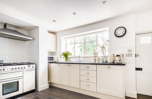 Bognor Regis Cottage | Sea House , Bognor Regis - sleeps 12 guests in 5 bedrooms