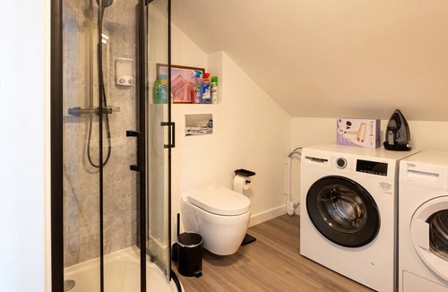 Cushendall Apartment | Sea-View 1-Bed Flat · Sleeps 2 · Walk to Cushendall Beach