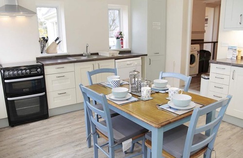 Crynant House | Seacliffs - Four Bedroom House, Sleeps 7
