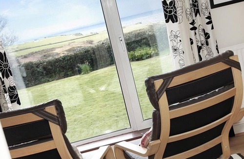 Crynant House | Seacliffs - Four Bedroom House, Sleeps 7