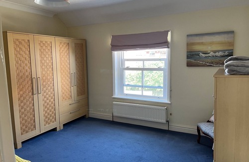 Sheringham Apartment | Seafront Sheringham 1 bed Apt Sleeps 4 - 1xdog