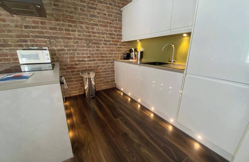 Kemptown Apartment | Seaside Studio in Central Kemptown with Sea View