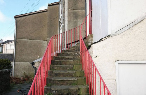 Kilmun Cottage | Second floor flat commanding spectacular view across the Firth of Clyde.