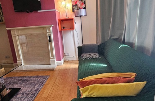 Clifton House | Self Check-in, 2 Bedroom peaceful home, 5 min from Beeston station, Nottingham