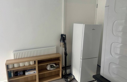 Dudley Apartment | Serene Studio in Dudley
