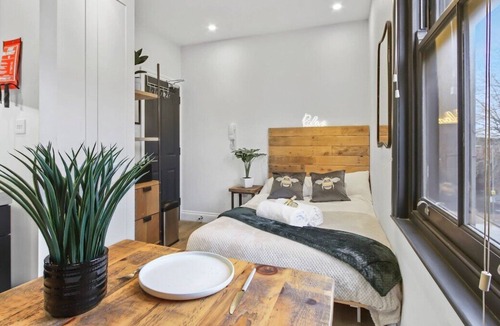 Notting Dale Apartment | Shared Bathroom - Very Close to Station