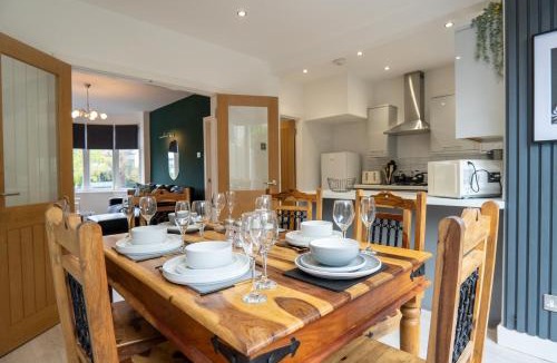 Bloxwich House | Sheldon House 3 BED Cosy Home nr JLR & NEC