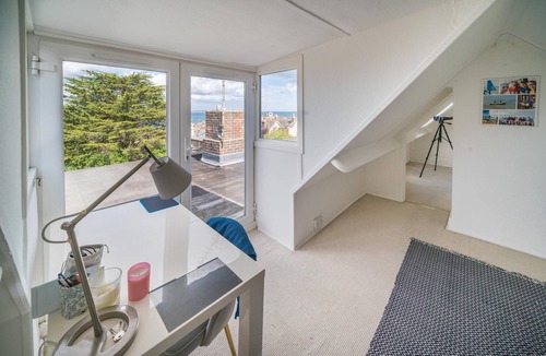 Nettlestone House | Shellharbour, spacious family and pet friendly space with stunning views