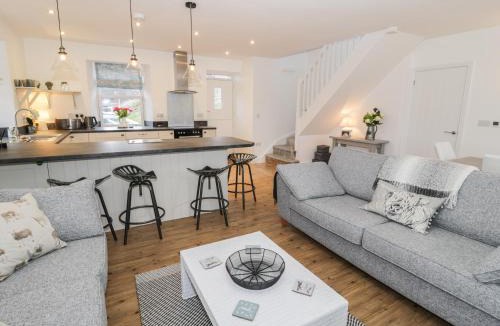 Rothbury House | Shepherds Cottage