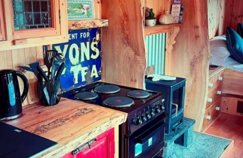 Balnain House | Shepherds Hut by Interhome