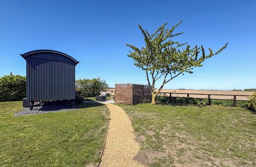 Tilney Fen End Cottage | Shepherds Hut - UK49729