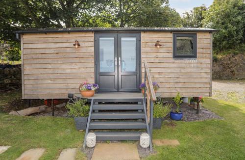 Llanfflewyn House | Shepherds Stone