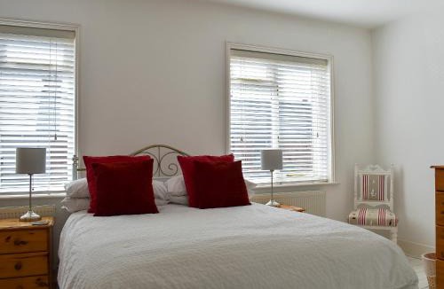 Whitstable House | Shingle Cottage