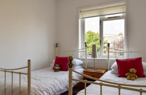 Whitstable House | Shingle Cottage