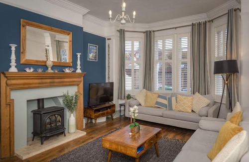 Meads Apartment | Shipside - spacious, stylish patio garden flat