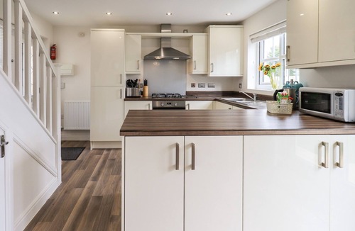 Grange-over-Sands Cottage | Shore View