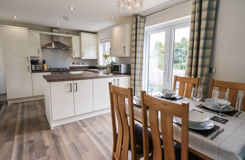 Grange-over-Sands Cottage | Shore View