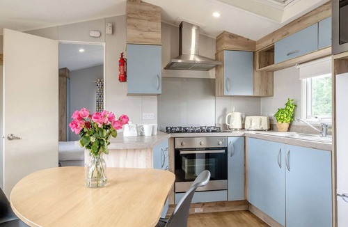 Cowes House | Silver 3 Bedroom Caravan, Sleeps 8