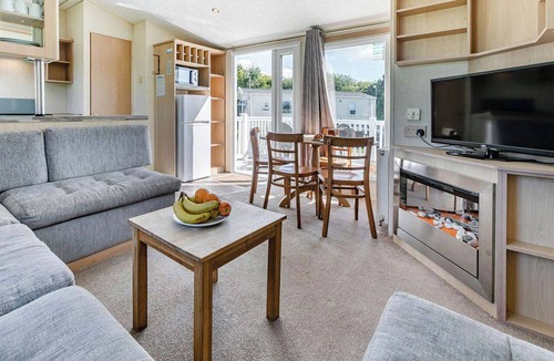 Helston House | Silver Caravan with parking, ensuite & decking