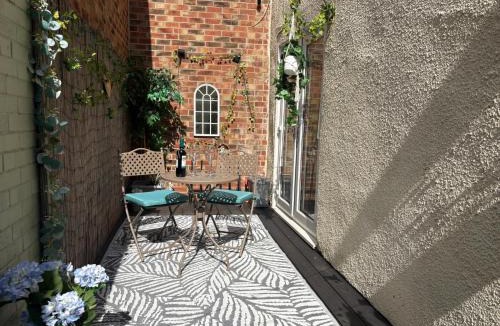 Yarm House | Silver Cottage Holiday Stay on Yarm High street - Free parking available