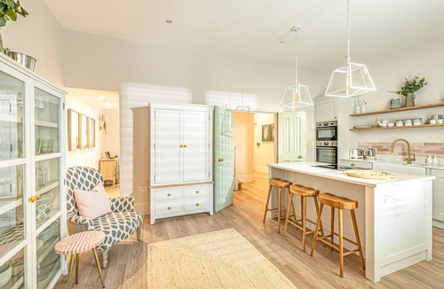 Bournemouth City Centre Apartment | Silver Shell - Five Bedroom Apartment, Sleeps 12