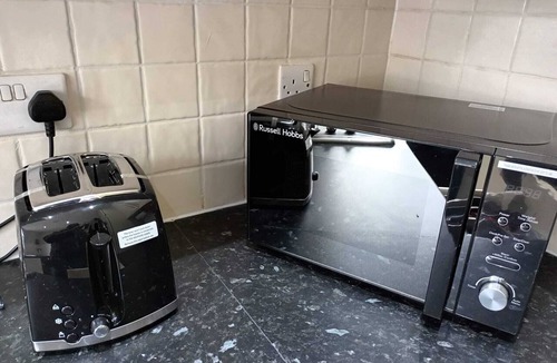 Oldbury House | Silverlight's Place - 2BR Home in Central Oldbury