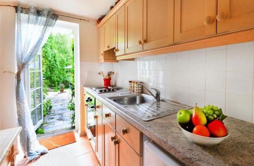 Upwey House | Sixpenny Cottage