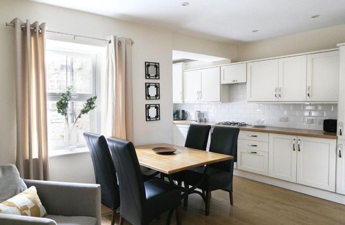 Skipton House | Skipton Centre, superb 2 bedroom cottage