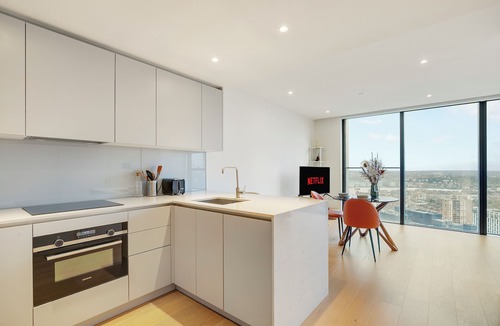 Canary Wharf Apartment | Skyline Studio Luxury Pool Gym Sauna Rooftop for 2