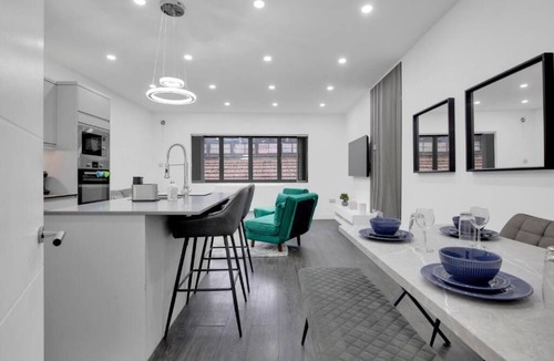 Whitechapel Apartment | Skyline Studios Commercial Road