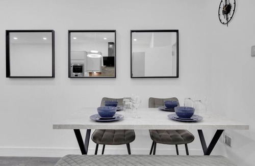 Whitechapel Apartment | Skyline Studios Commercial Road
