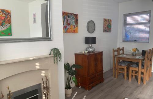 Thatto Heath House | Sleeps 00