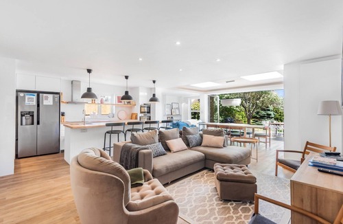 East Wittering House | Sleeps 10 | Beach House 200m from Sea | Walk to East Wittering