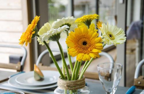 Bantham Apartment | Sloopside Main House in the heart of Bantham with sea views