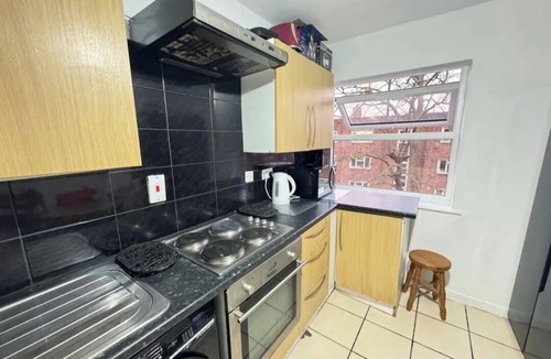 Tottenham House | SLT | Spacious Double Bedroom (Tottenham, London)