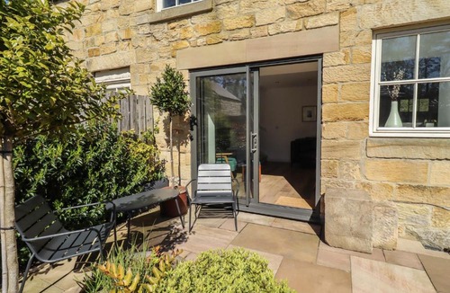 Guyzance House | Snowdrop Cottage