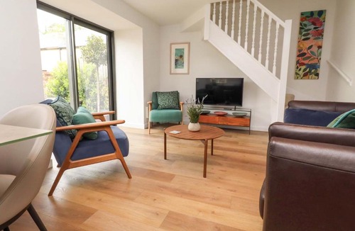 Guyzance House | Snowdrop Cottage