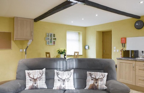 Staveley House | Snowdrop Cottage
