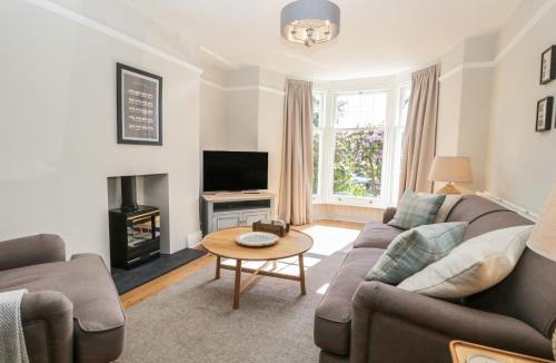 Bowness-on-Windermere House | Snowdrop Cottage