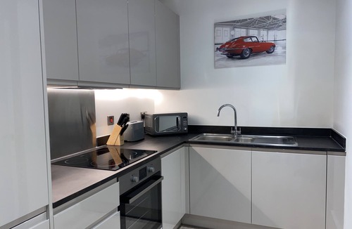 Barnt Green Apartment | Solihull Apartment NEC, HS2, BHX, JLR