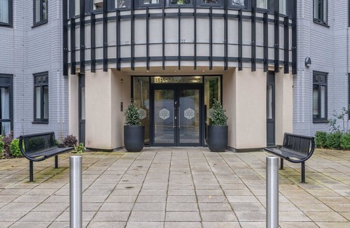 Barnt Green Apartment | Solihull Studio WiFi NEC BHX