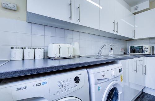 Selhurst Apartment | Spacious 2 Bed Apartment South London