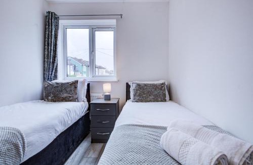 Selhurst Apartment | Spacious 2 Bed Apartment South London