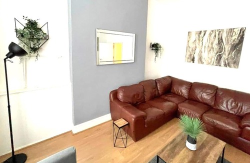 Forest Fields Apartment | Spacious 2-Bed Apartment with Hot tub and Parking