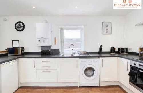 Bridgwater Apartment | Spacious 2 Bed - Central Location - Free Parking - HPC transport links - By Hinkley Homes Short Lets & Serviced Accommodation