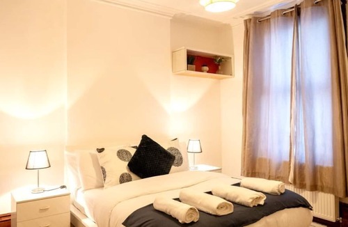 West Ham Apartment | Spacious 2 Bedroom Flat
