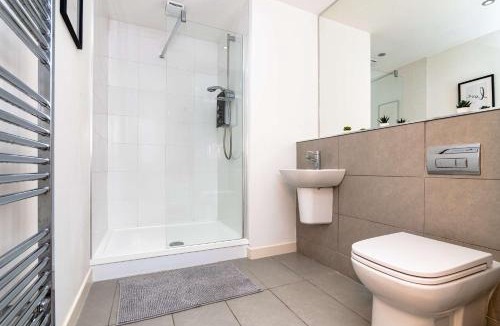 Peterhead Apartment | Spacious 2BR Ground Floor Sleeps 5 Near Peterhead Harbour FREE Parking Fast WiFi
